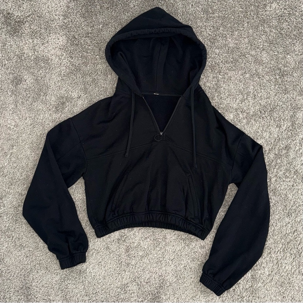 ALO Black Cropped Hoodie